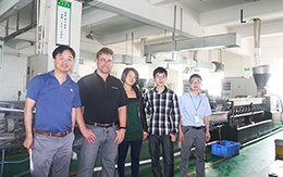 塑伯新材料外籍客戶(hù)參觀